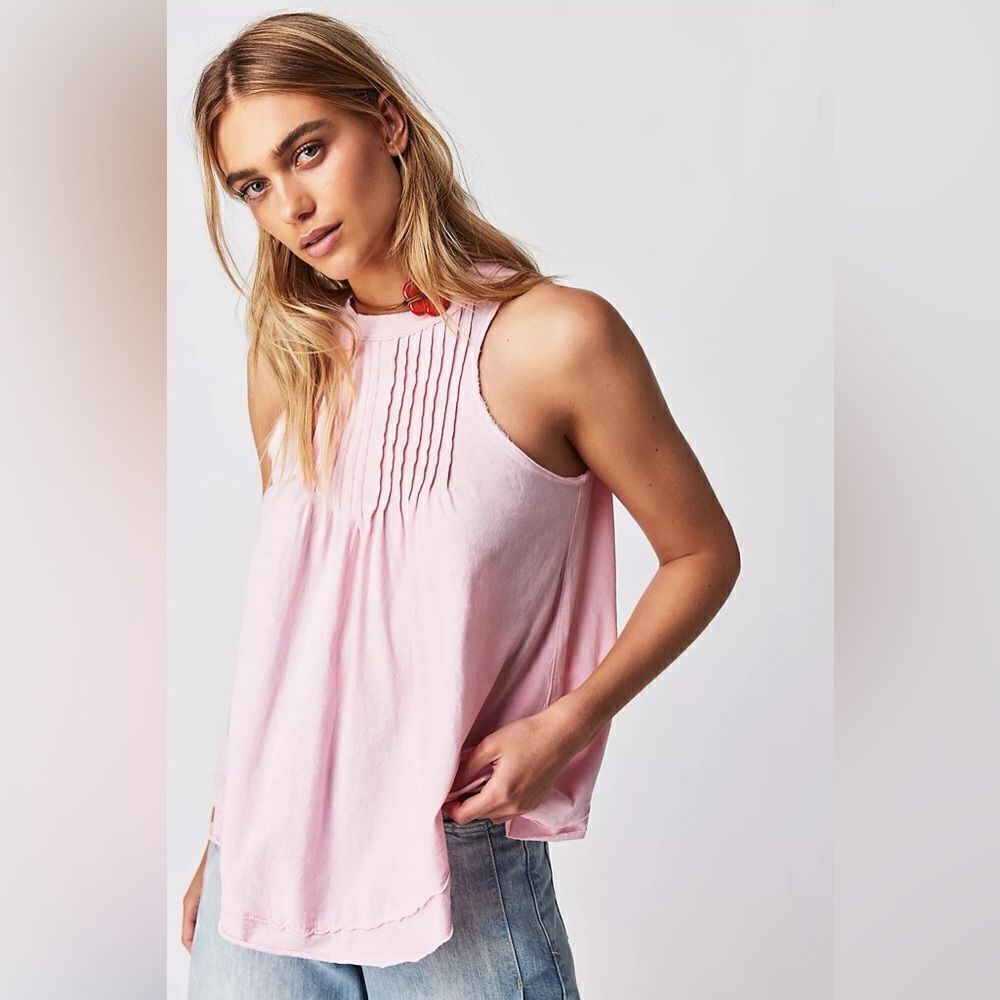 Free People, We The Free Go To Town Tank
NEW with tags -  Size small 
Pink lemon